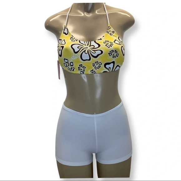 Indecent Proposal Made by Zuliana Shorts & Floral Crop Top with Neck Tie - Picture 1 of 3